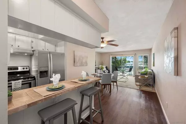 7555 Linda Vista Rd 28, San Diego, CA 92111