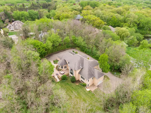 1990 Marywood LN, West Saint Paul, MN 55118