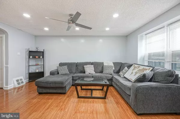 618 ADAMS AVE, Philadelphia, PA 19120