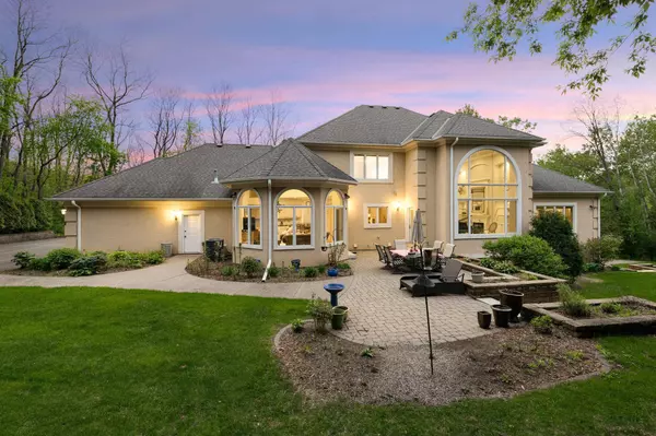 1990 Marywood LN, West Saint Paul, MN 55118