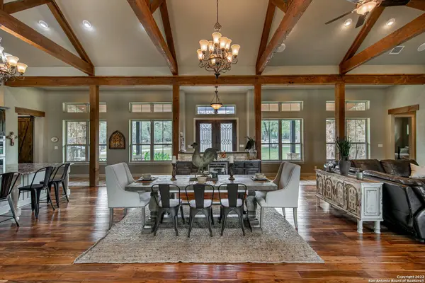 122 Canyon Ridge Dr, Boerne, TX 78006