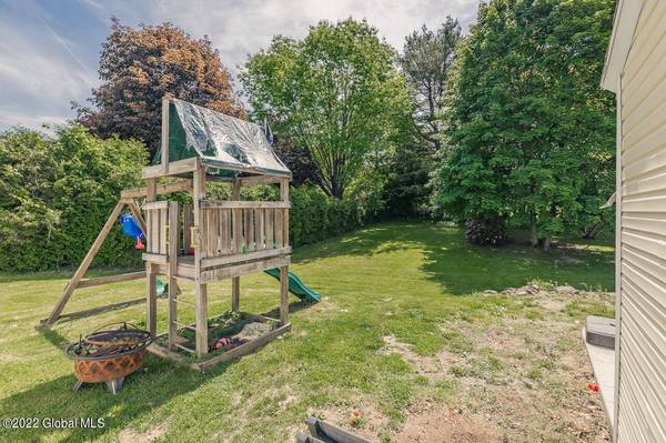 25 Henrietta BLVD, Amsterdam, NY 12010