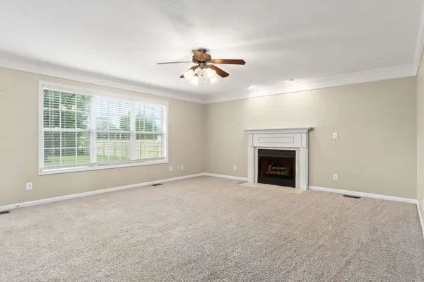 1161 Castlewood Dr, Clarksville, TN 37042