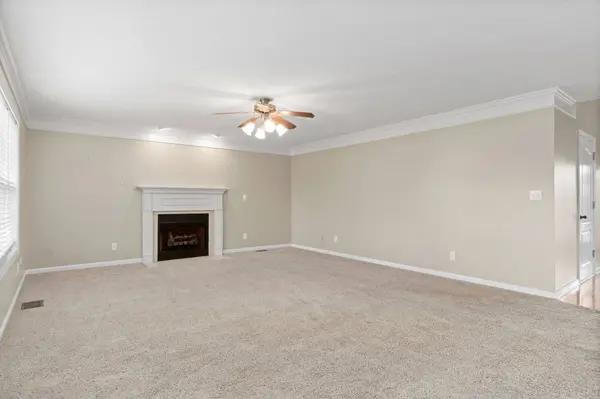 1161 Castlewood Dr, Clarksville, TN 37042