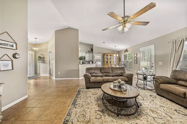 6001 WHITE TAIL LOOP, Lakeland, FL 33811