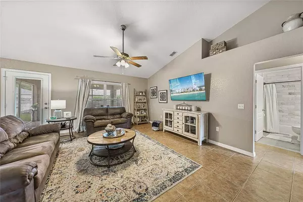 6001 WHITE TAIL LOOP, Lakeland, FL 33811