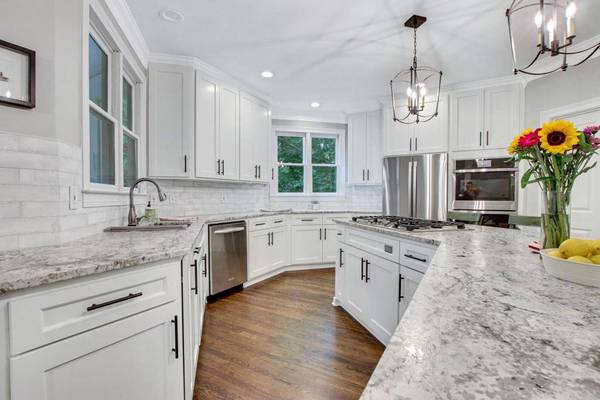 1048 Timberwale LN, Kennesaw, GA 30152