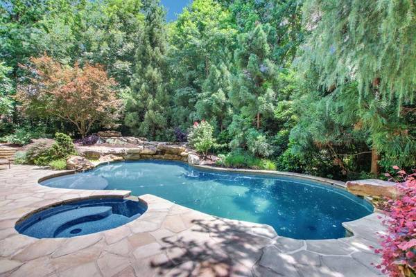 1048 Timberwale LN, Kennesaw, GA 30152