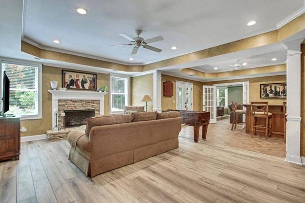 1048 Timberwale LN, Kennesaw, GA 30152