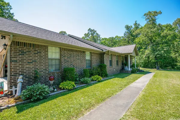 10024 Pepperidge Road, Pine Bluff, AR 71603