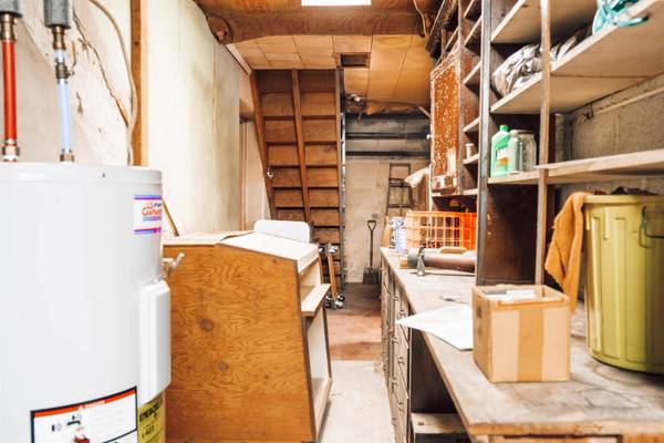 615 Snidow ST, Pembroke, VA 24136