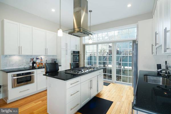 516 S FRONT ST #1, Philadelphia, PA 19147
