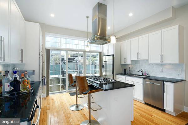 516 S FRONT ST #1, Philadelphia, PA 19147