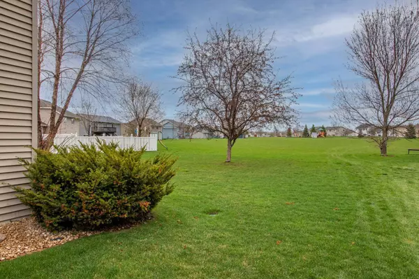 2523 Ocarina DR, Sauk Rapids, MN 56379