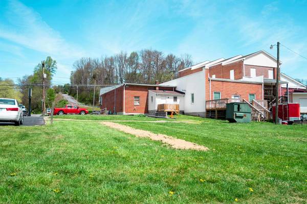 615 Snidow ST, Pembroke, VA 24136