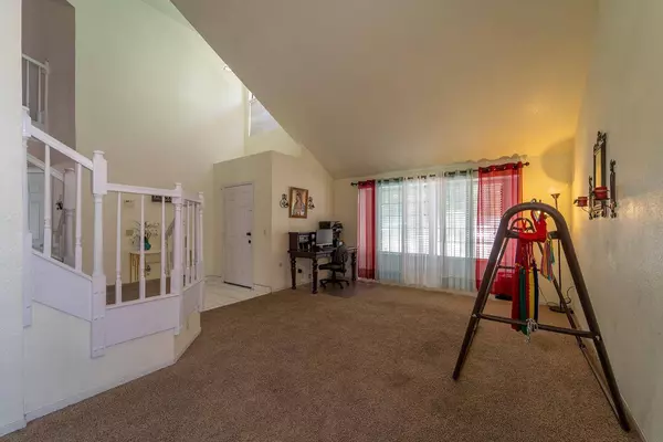 1601 Sungate DR, Ceres, CA 95307