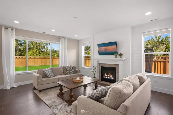 13102 180th AVE E, Bonney Lake, WA 98391