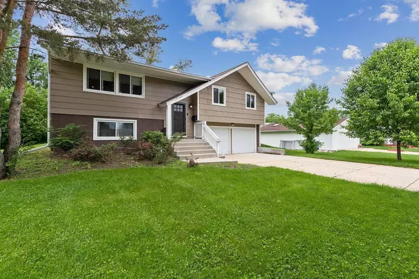 434 S Braintree DR, Schaumburg, IL 60193