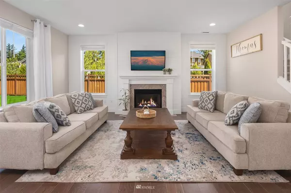 13102 180th AVE E, Bonney Lake, WA 98391