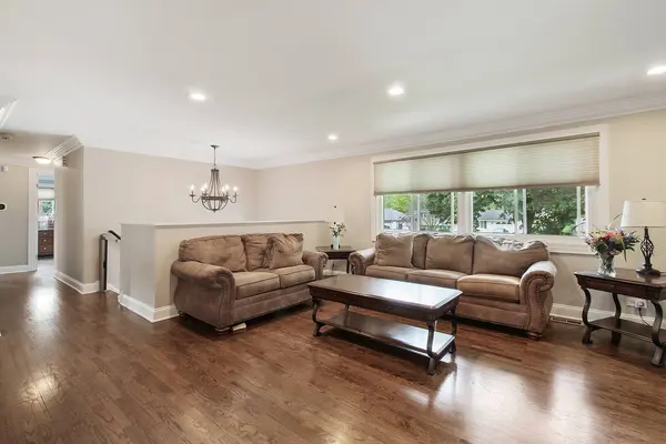 434 S Braintree DR, Schaumburg, IL 60193