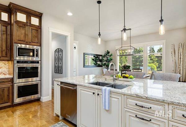 1022 W Baja Bello Ct, Eagle, ID 83616