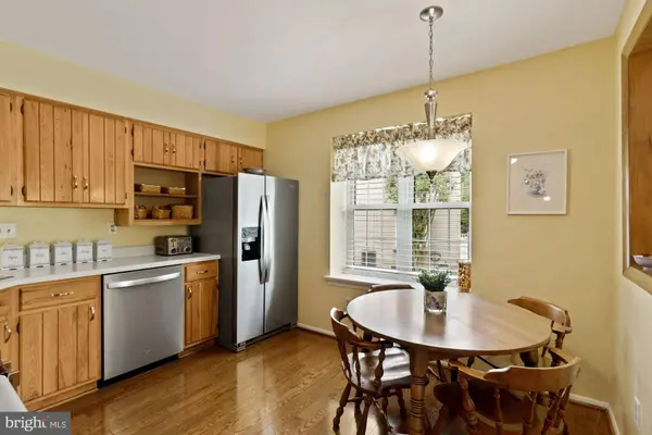 101 FARNWOOD RD, Mount Laurel, NJ 08054