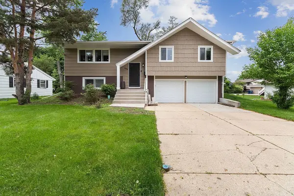 434 S Braintree DR, Schaumburg, IL 60193