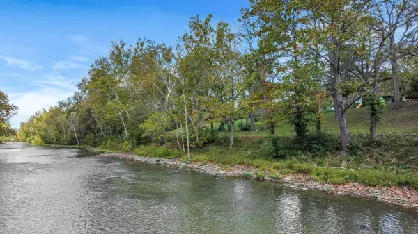 7827 Riverside Drive, Dublin, OH 43016