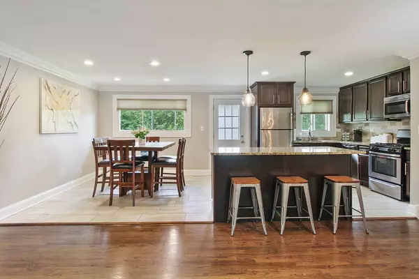 434 S Braintree DR, Schaumburg, IL 60193