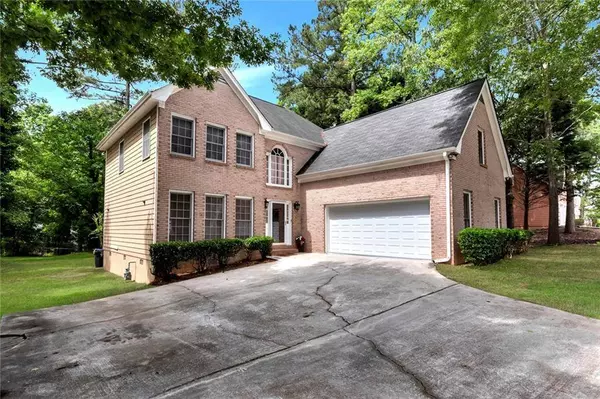 3381 Longfield DR, Snellville, GA 30039