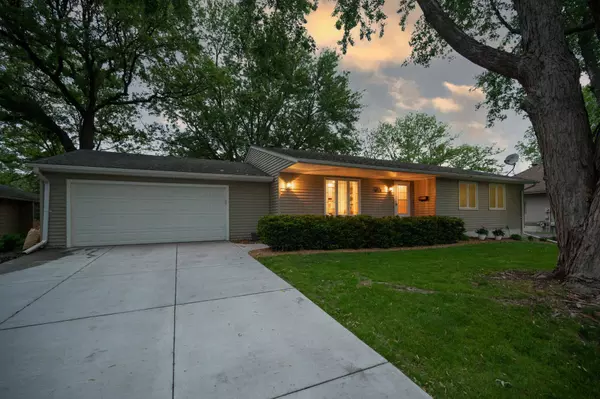 4415 Robin AVE N, Robbinsdale, MN 55422