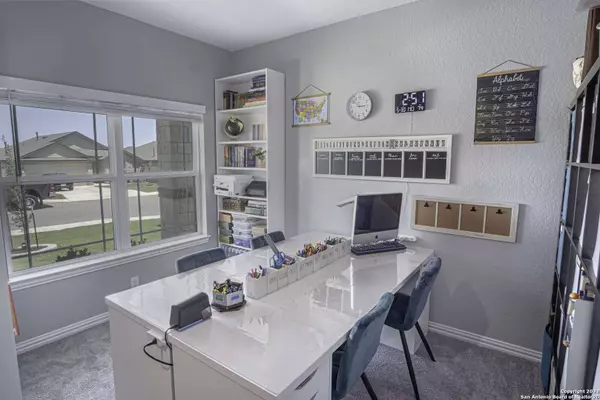 6635 Hoffman Plain, San Antonio, TX 78252