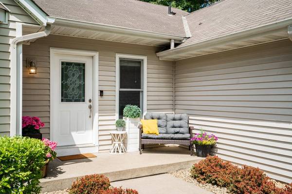 4591 Lake Park DR, Eagan, MN 55122