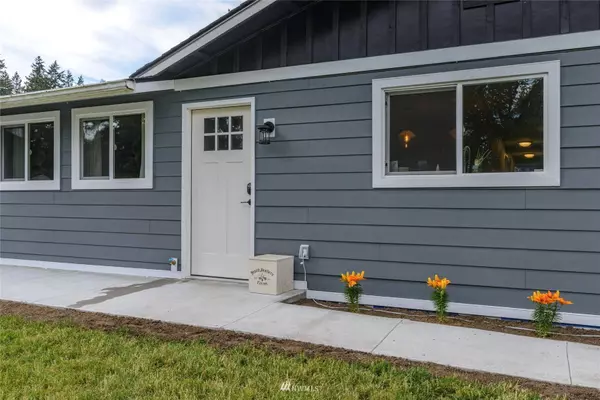 9811 Winona ST SW, Lakewood, WA 98498