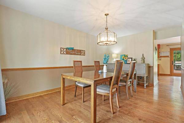 938 Milford ST, Cary, IL 60013