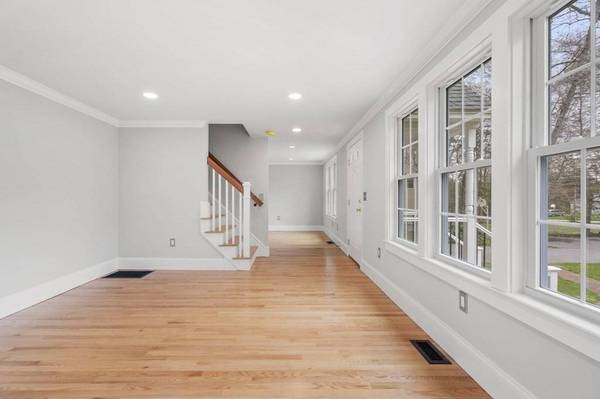 5 Matthew St, Andover, MA 01810