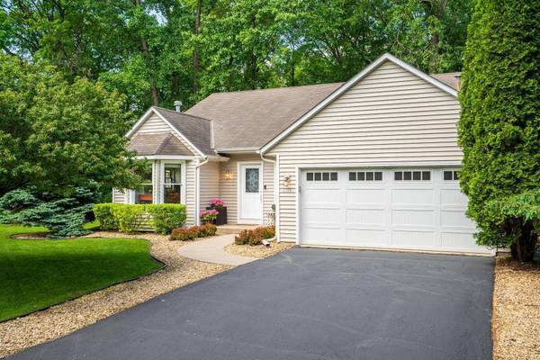 4591 Lake Park DR, Eagan, MN 55122