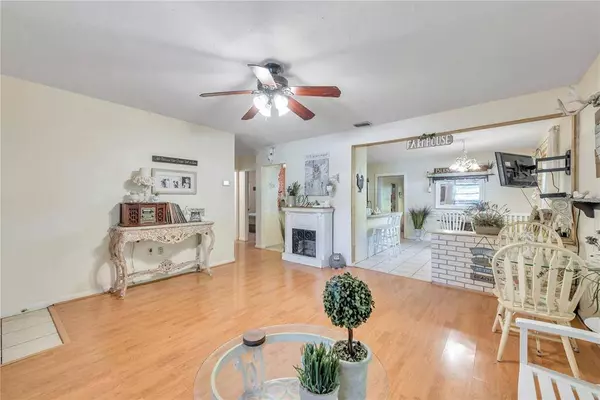 1732 W PERDIZ ST, Tampa, FL 33612