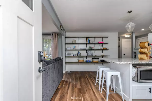 9811 Winona ST SW, Lakewood, WA 98498