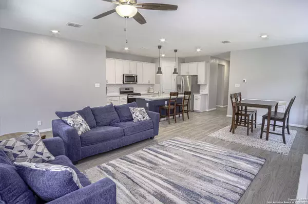 6631 HOFFMAN PLN, San Antonio, TX 78252-1849