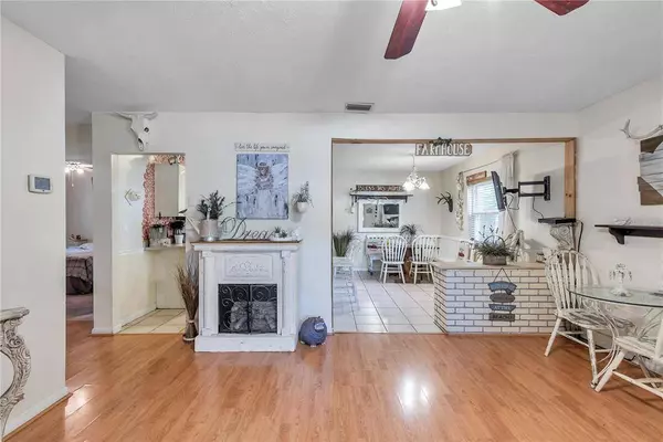 1732 W PERDIZ ST, Tampa, FL 33612