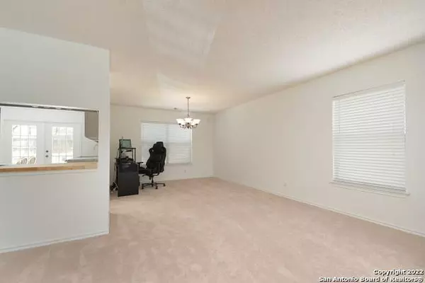 17527 EMERALD CANYON DR, San Antonio, TX 78232-5635