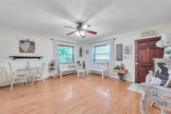 1732 W PERDIZ ST, Tampa, FL 33612