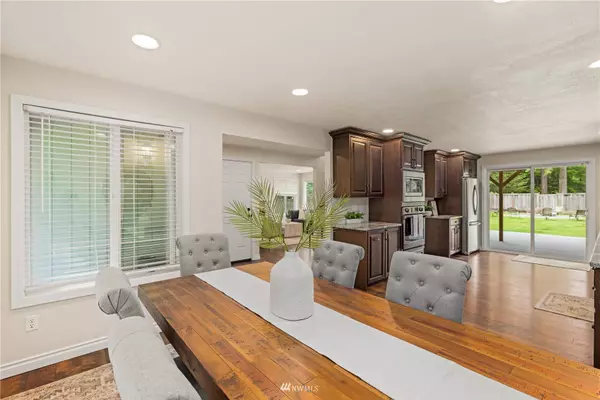 11233 320th AVE NE, Carnation, WA 98014