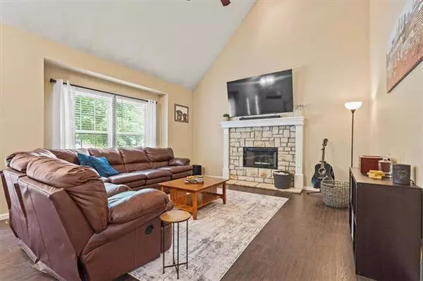 20201 219th ST, Spring Hill, KS 66083