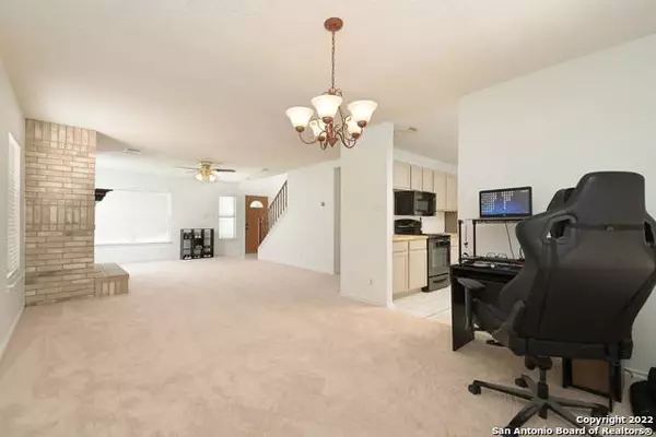 17527 EMERALD CANYON DR, San Antonio, TX 78232-5635