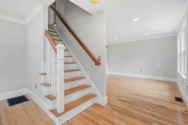 5 Matthew St, Andover, MA 01810