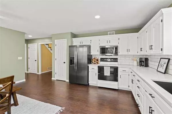 20201 219th ST, Spring Hill, KS 66083