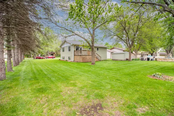 507 Aberdeen DR, Waite Park, MN 56387