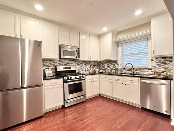 76 MOUNT VERNON CIR, Atlanta, GA 30338